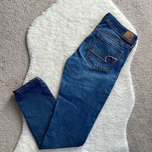 American eagle superstretch skinny jeans size 6 medium wash